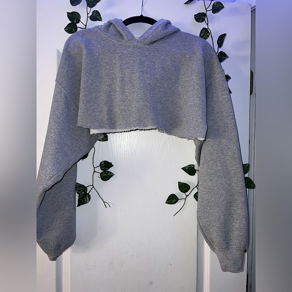 Grey Gildan Sweatshirt